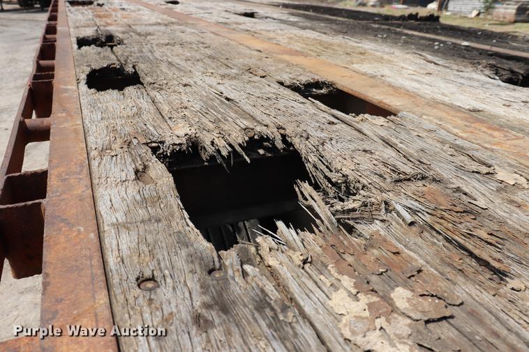 image for item ED9537 1992 Trail Mobile flatbed trailer