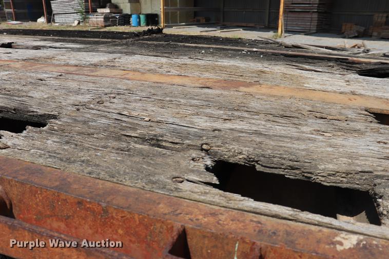 image for item ED9537 1992 Trail Mobile flatbed trailer