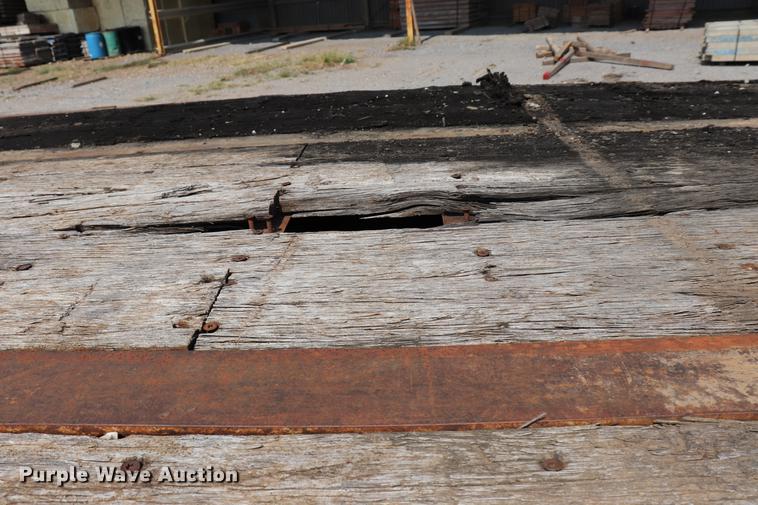 image for item ED9537 1992 Trail Mobile flatbed trailer