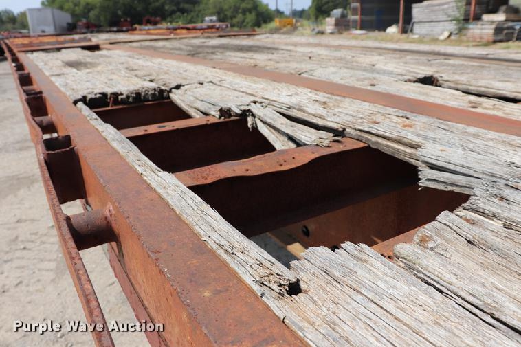 image for item ED9537 1992 Trail Mobile flatbed trailer