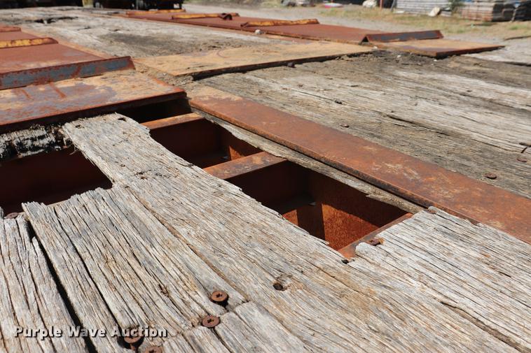 image for item ED9537 1992 Trail Mobile flatbed trailer