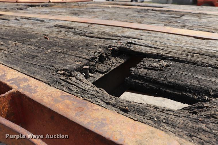 image for item ED9537 1992 Trail Mobile flatbed trailer