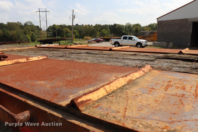 image for item ED9537 1992 Trail Mobile flatbed trailer