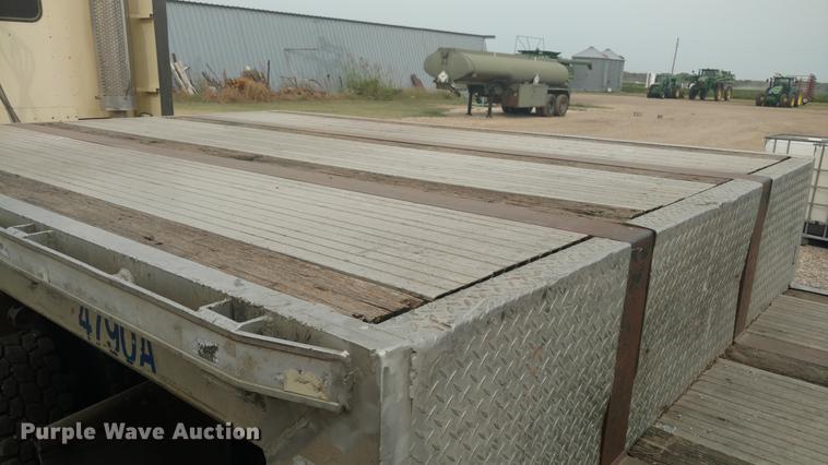 image for item G1440 1994 Featherlite 1020 drop deck equipment trailer