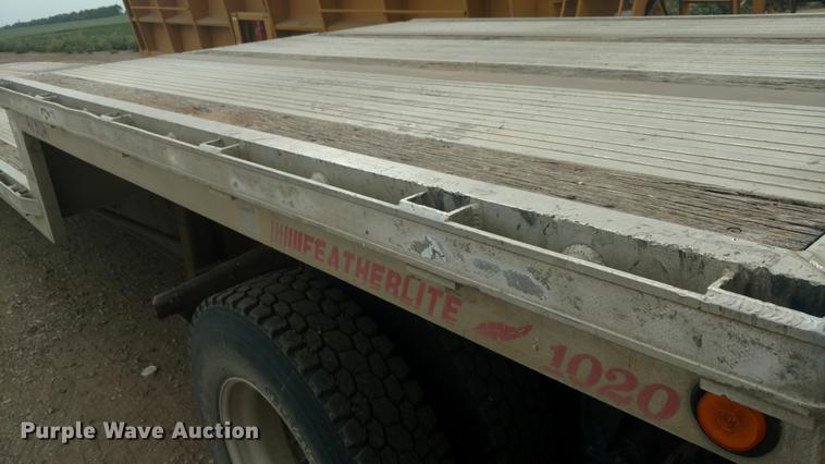 image for item G1440 1994 Featherlite 1020 drop deck equipment trailer