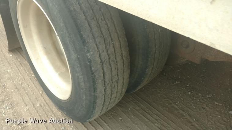 image for item G1440 1994 Featherlite 1020 drop deck equipment trailer