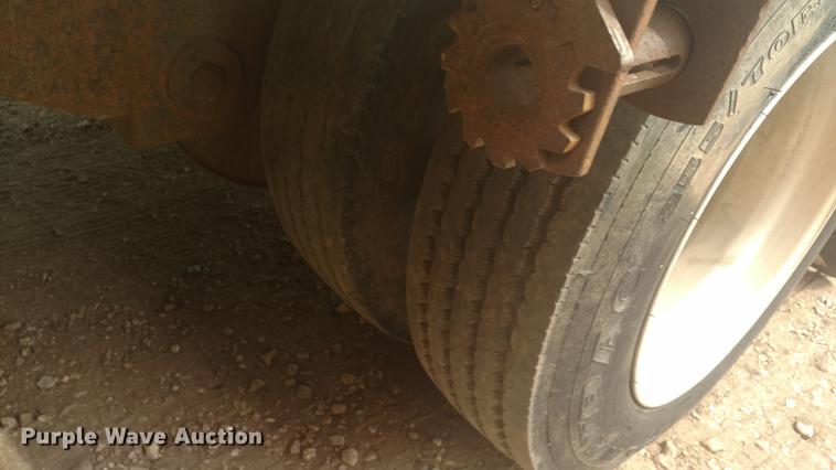 image for item G1440 1994 Featherlite 1020 drop deck equipment trailer