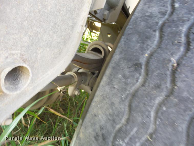 image for item J8589 1985 Fruehauf flatbed trailer