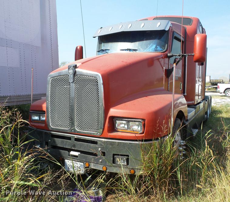 image for item J8590 1995 Kenworth T600 semi truck