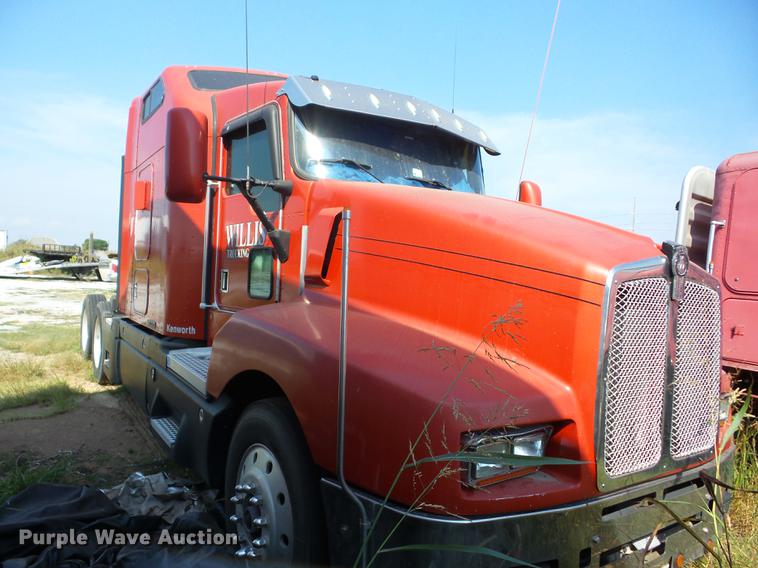 image for item J8590 1995 Kenworth T600 semi truck