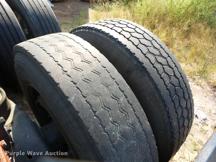 image for item J8590 1995 Kenworth T600 semi truck