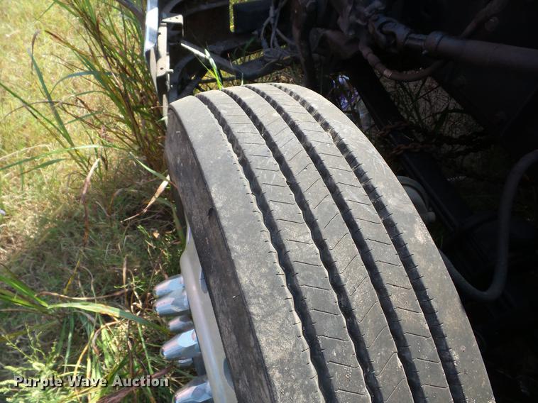 image for item J8590 1995 Kenworth T600 semi truck