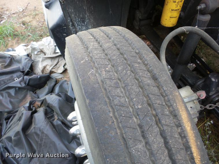 image for item J8590 1995 Kenworth T600 semi truck