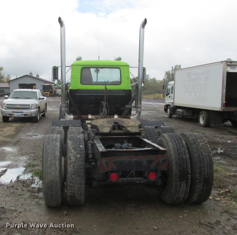 image for item K6113 1981 Mack RWS778LST semi truck