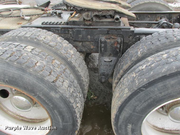 image for item K6113 1981 Mack RWS778LST semi truck