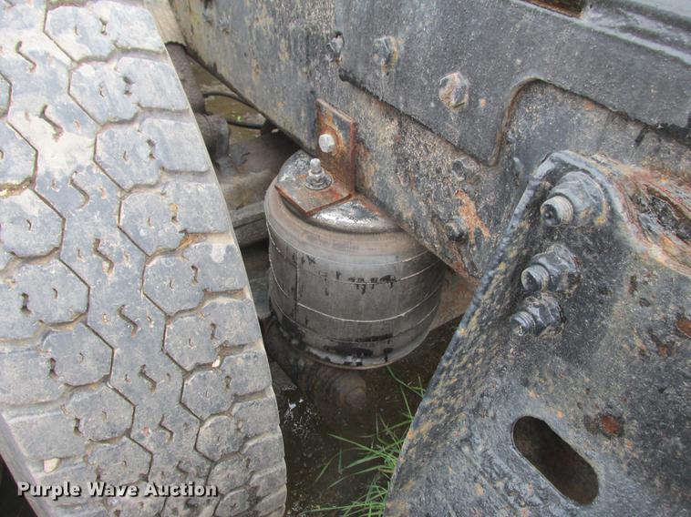 image for item K6113 1981 Mack RWS778LST semi truck