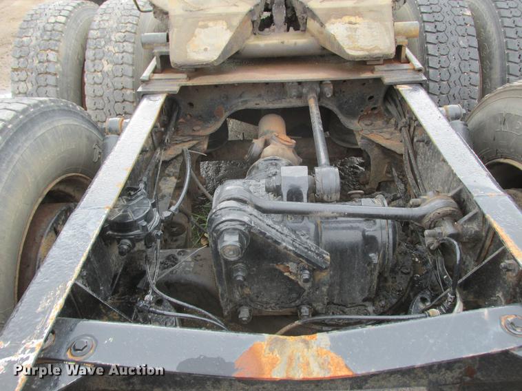 image for item K6113 1981 Mack RWS778LST semi truck