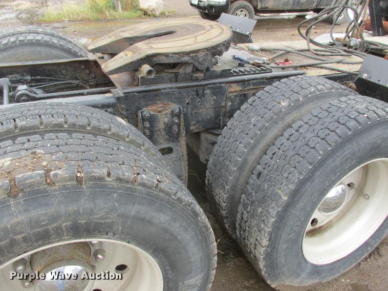 image for item K6113 1981 Mack RWS778LST semi truck