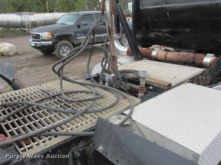 image for item K6113 1981 Mack RWS778LST semi truck