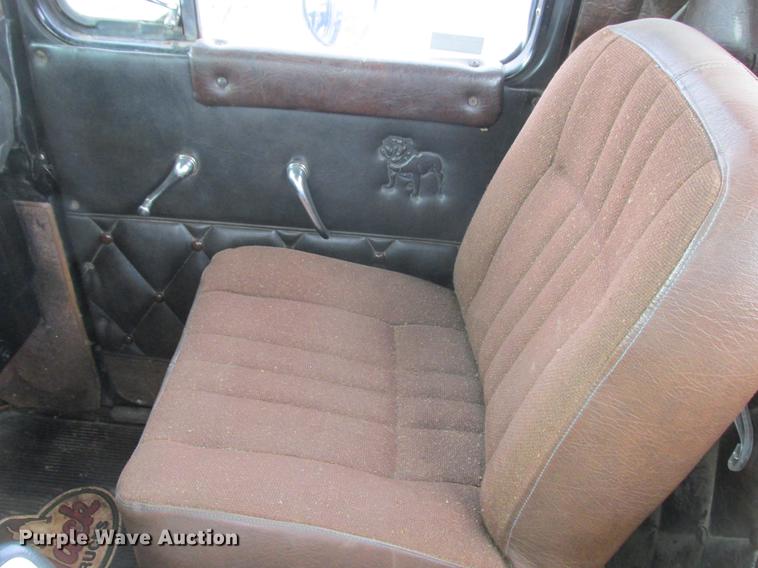 image for item K6113 1981 Mack RWS778LST semi truck