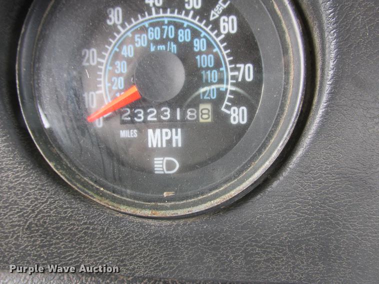 image for item K6113 1981 Mack RWS778LST semi truck