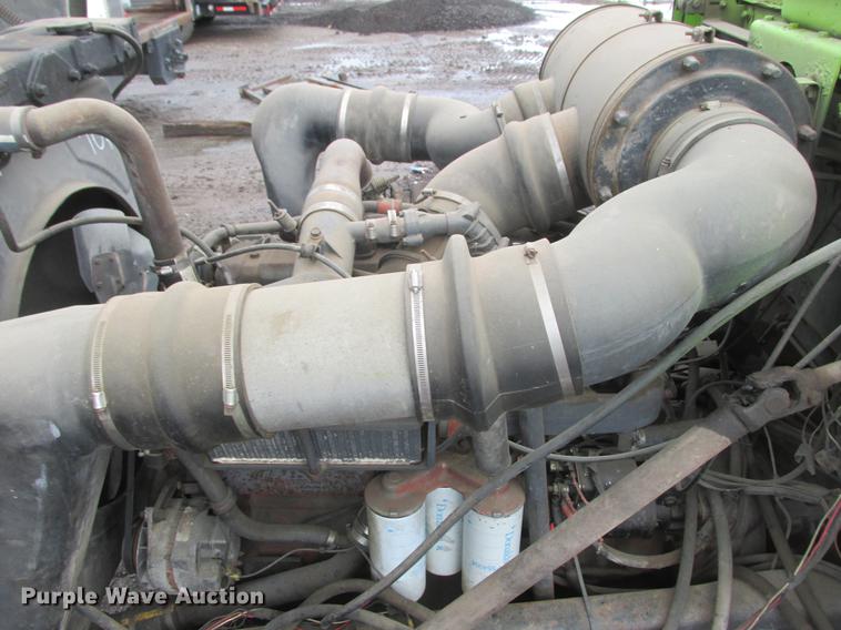 image for item K6113 1981 Mack RWS778LST semi truck