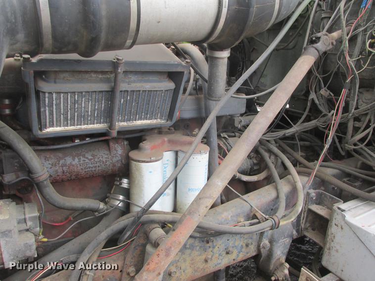 image for item K6113 1981 Mack RWS778LST semi truck