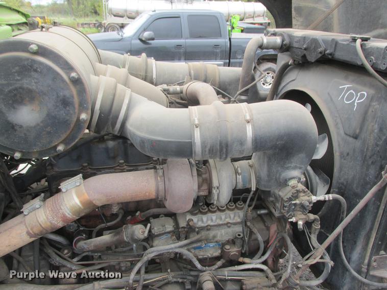 image for item K6113 1981 Mack RWS778LST semi truck