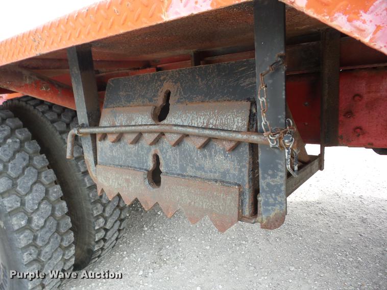 image for item K6407 1980 Peterbilt 359 winch truck