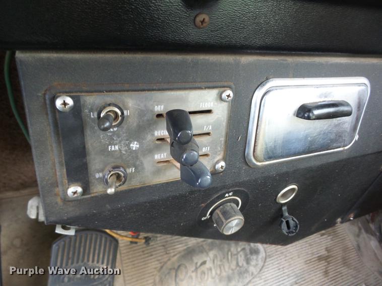 image for item K6407 1980 Peterbilt 359 winch truck