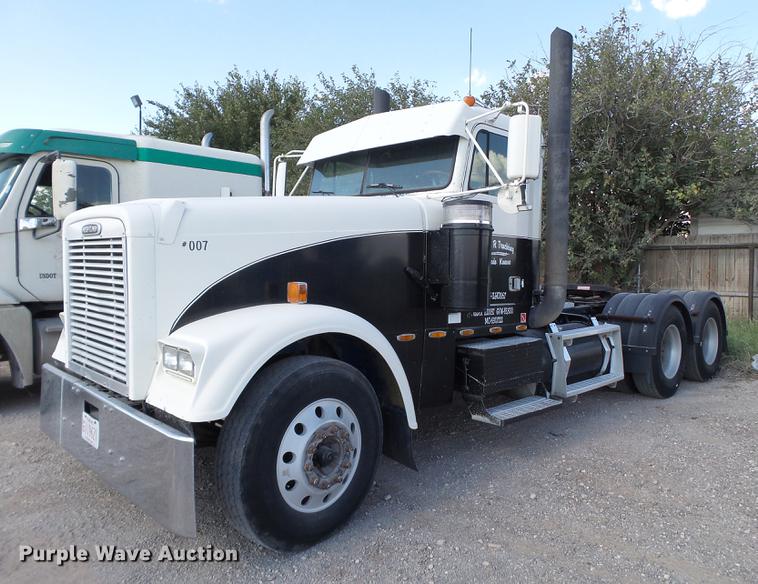 image for item L6653 2001 Freightliner FLD120 semi truck