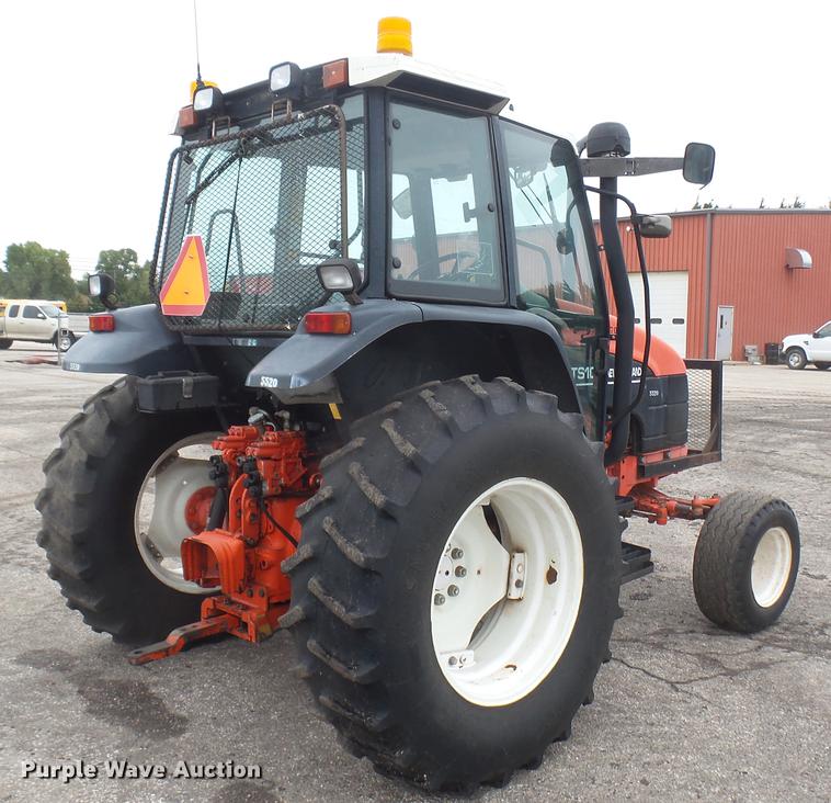 image for item DC2477 2000 New Holland TS100 tractor