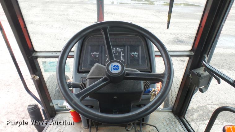 image for item DC2477 2000 New Holland TS100 tractor