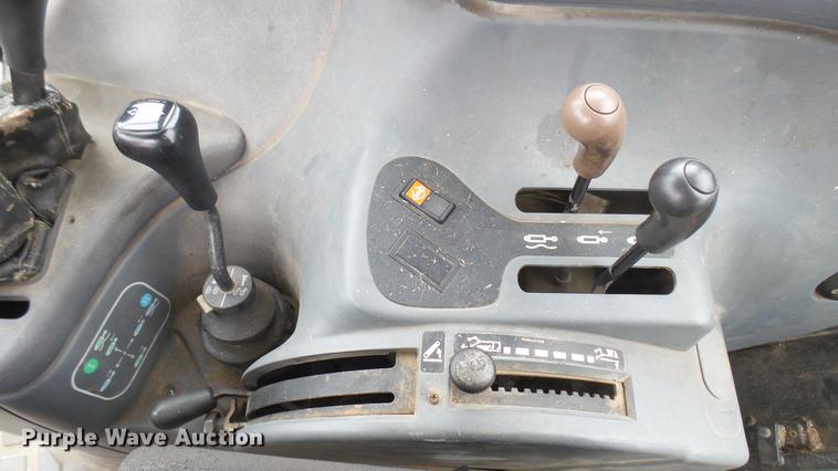 image for item DC2477 2000 New Holland TS100 tractor