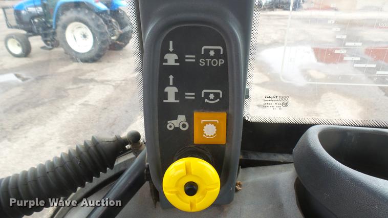 image for item DC2477 2000 New Holland TS100 tractor