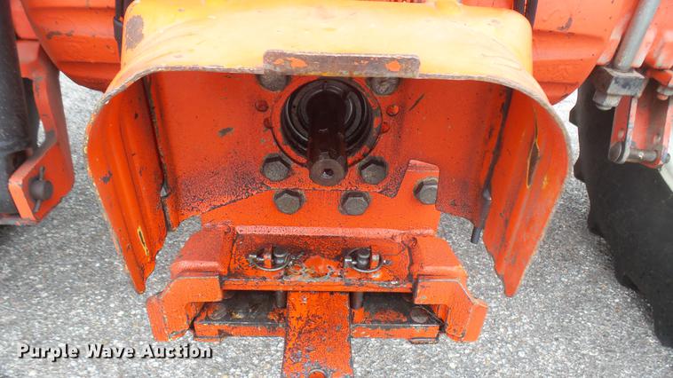 image for item DC2477 2000 New Holland TS100 tractor