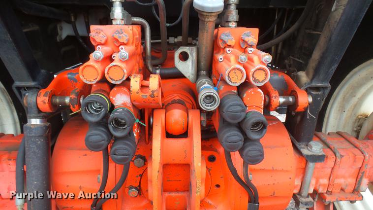 image for item DC2477 2000 New Holland TS100 tractor