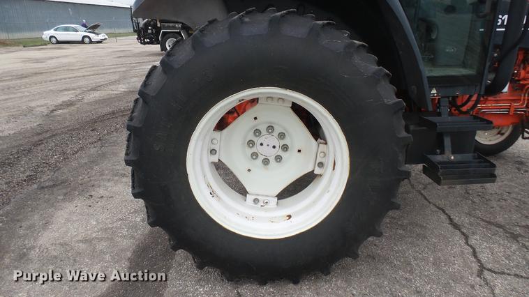 image for item DC2477 2000 New Holland TS100 tractor