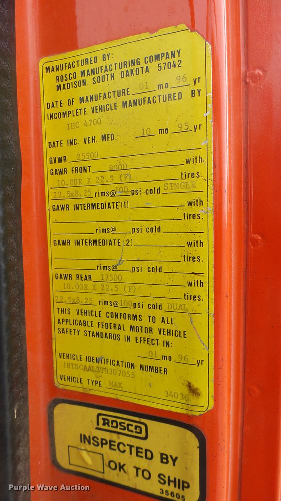 image for item DC2483 1996 International 4700 oil distributor truck