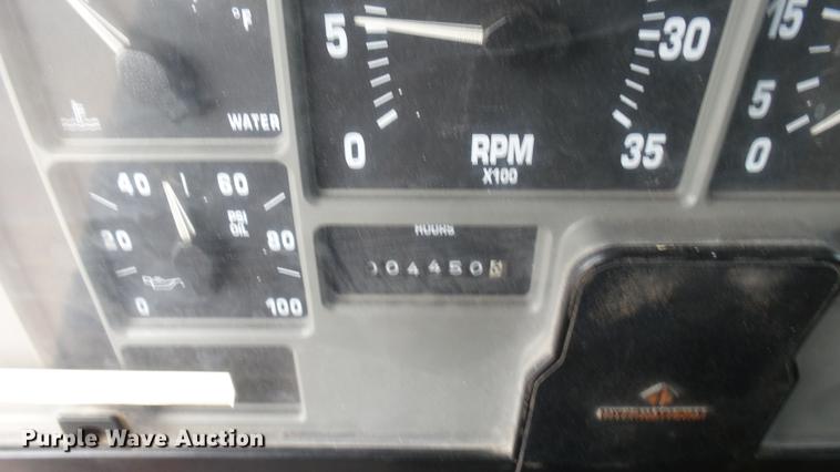 image for item DC2483 1996 International 4700 oil distributor truck