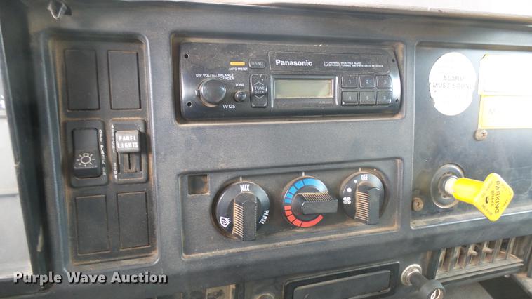 image for item DC2483 1996 International 4700 oil distributor truck