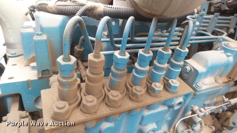 image for item DC2483 1996 International 4700 oil distributor truck