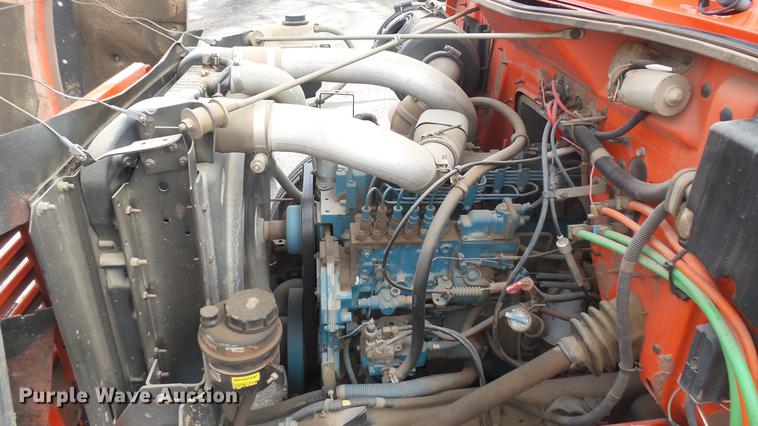 image for item DC2483 1996 International 4700 oil distributor truck