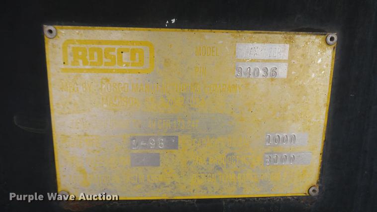 image for item DC2483 1996 International 4700 oil distributor truck