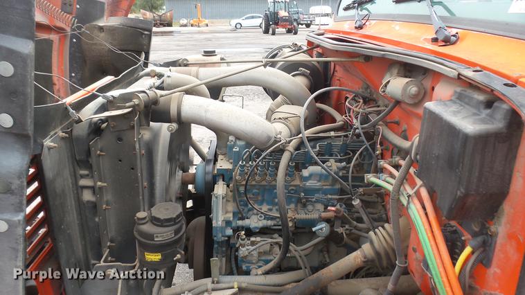 image for item DC2484 1996 International 4700 oil distributor truck