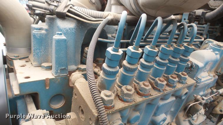 image for item DC2484 1996 International 4700 oil distributor truck