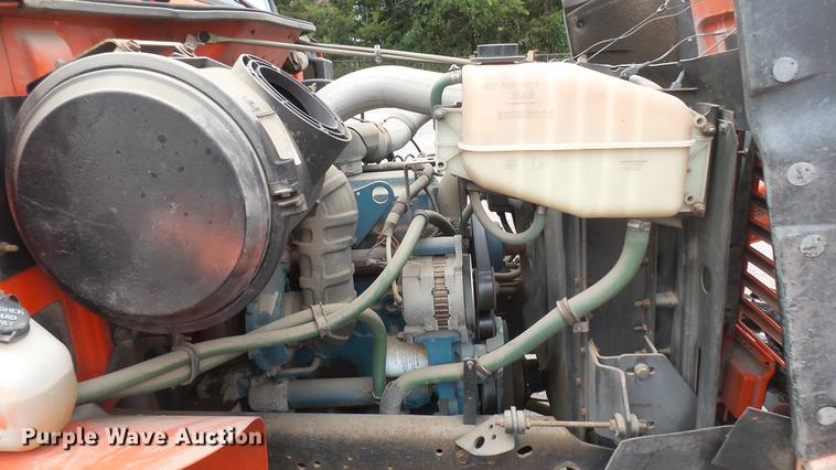 image for item DC2484 1996 International 4700 oil distributor truck