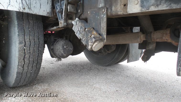 image for item DC2484 1996 International 4700 oil distributor truck