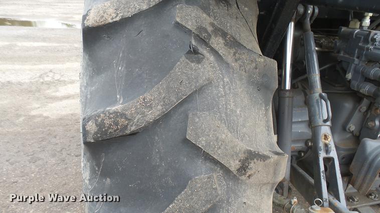 image for item DC2486 2002 New Holland TS100 tractor