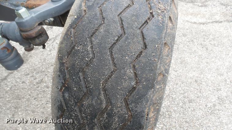 image for item DC2486 2002 New Holland TS100 tractor